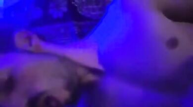 Troia Italiana Simone Prende Dildo e Cazzo nel Culo