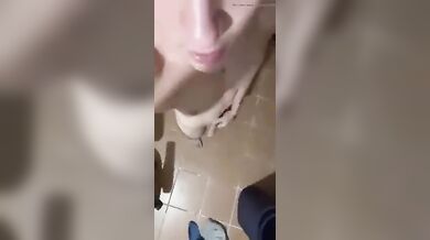 Twink Italiano Nudo e Sexy Mostra il Suo Corpo