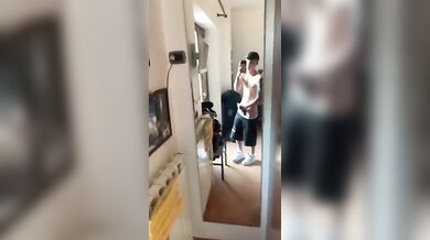 Twink Italiano Tatuato si Sega il Grosso Cazzo