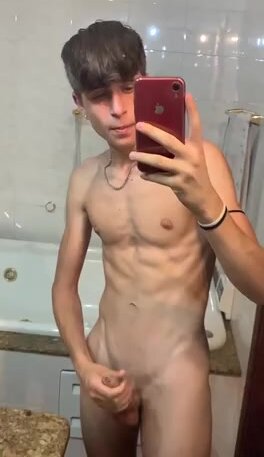 Ragazzo Italiano Caldo si Sega per la Fidanzata