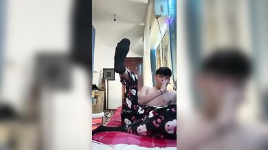 Twink Italiano Troia in Webcam si Sega Grosso