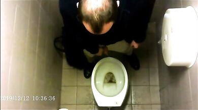 Spia Bagno Italiano: Cazzi Grossi Etero Esposti