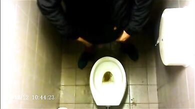 Spia Bagno Italiano: Cazzi Grossi Etero Esposti