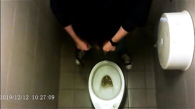 Spia Bagno Italiano: Cazzi Grossi Etero Esposti