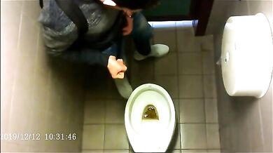 Spia Bagno Italiano: Cazzi Grossi Etero Esposti