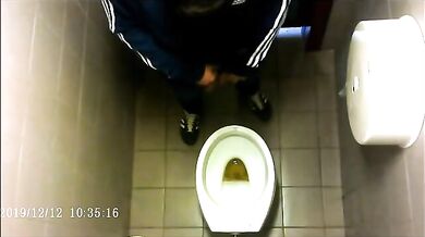 Spia Bagno Italiano: Cazzi Grossi Etero Esposti