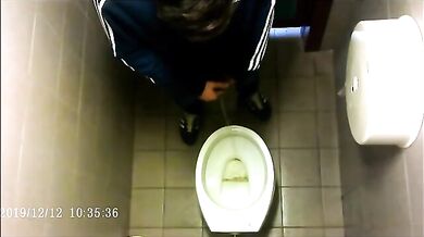 Spia Bagno Italiano: Cazzi Grossi Etero Esposti