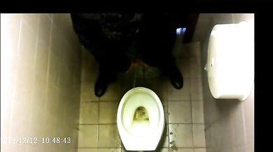 Spia Bagno Italiano: Voyeur su Stalloni Italiani