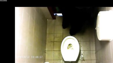 Spia Bagno Italiano: Voyeur su Stalloni Italiani