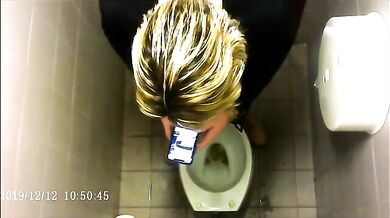 Spia Bagno Italiano: Voyeur su Stalloni Italiani