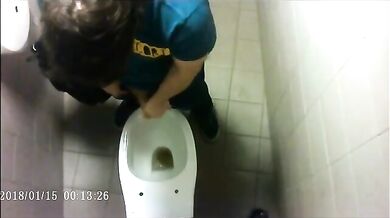 Spia Bagno Italiano: Ragazzi Etero si Mostrano