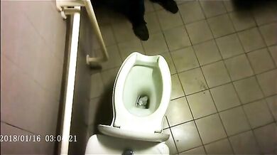 Spia Bagno Italiano: Ragazzi Etero Esposti Voyeur