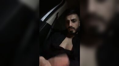 Ragazzo Italiano Etero si Sega per la Fidanzata