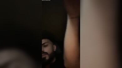 Ragazzo Italiano Etero si Sega per la Fidanzata