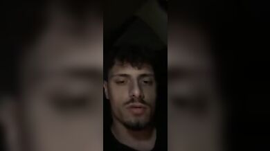 Ragazzo Italiano Etero si Sega per la Fidanzata