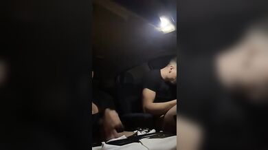 Ragazzo Italiano Etero si Sega per la Fidanzata