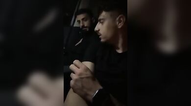 Ragazzo Italiano Etero si Sega per la Fidanzata