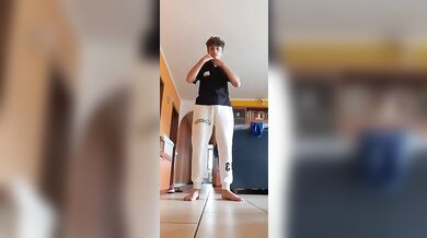 Ragazzi Italiani Etero Mostrano Cazzi in Macchina