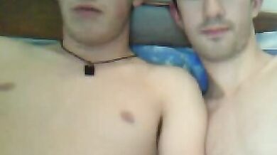 Ragazzo Italiano si Sega il Cazzo Grosso Arrapato