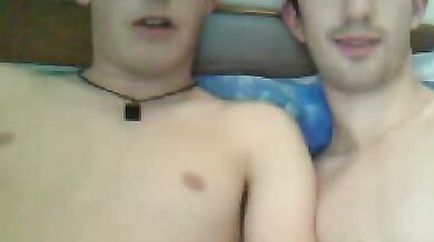 Ragazzo Italiano si Sega il Cazzo Grosso Arrapato