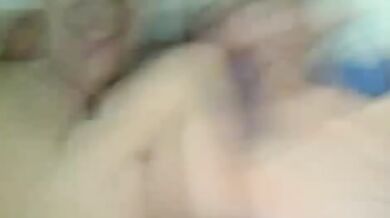 Ragazzo Italiano si Sega il Cazzo Grosso Arrapato