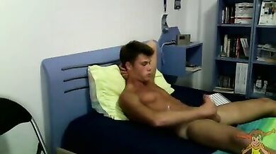 Ragazzo Italiano Etero Pisciami in Bocca con Cazzo Grosso