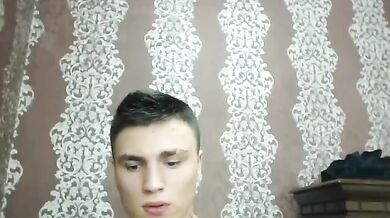 Ivan in webcam amatoriale super arrapante e diretto