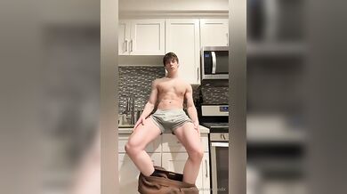 Influencer Yummy Compilation: Cazzo Enorme e Sborrate Infinite!