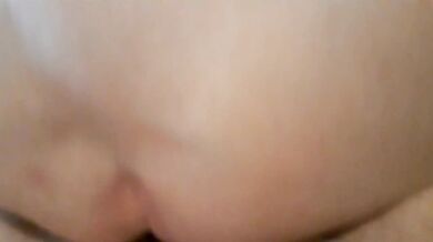 Divertimento serale con amico e fisting reciproco italiano