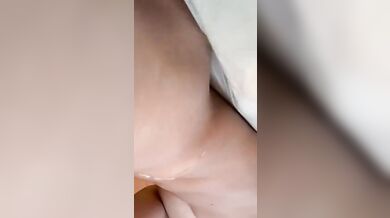 Kevin G. muscoloso si sbatte l’uccello fino a sborrare