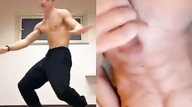 Kevin Guastella alias HotKev tiktoker italiano si masturba