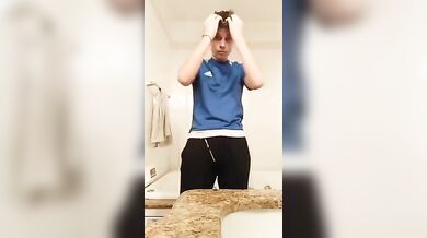 Etero italiano hot pubblica un video su sito gay