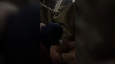 Schiavo etero italiano si sega per la ragazza