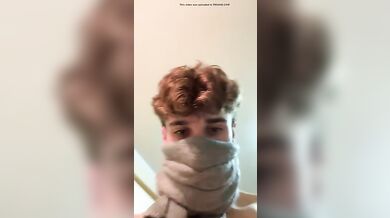 Fit sexy italiano si mena fino a schizzare