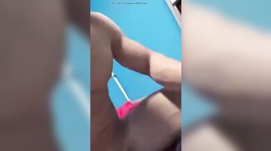 Muscoloso italiano si sega cazzone grosso