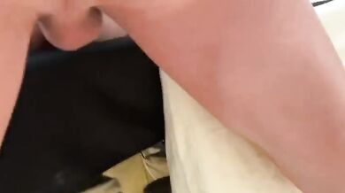 Italiano tatuato bull sfonda culo femminile