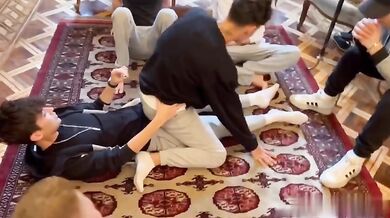 Porno game con ragazzi italiani porci