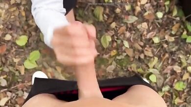 Teo italiano si sega nel bosco col cazzone