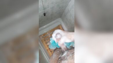 Masturbazione in doccia