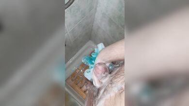 Masturbazione in doccia