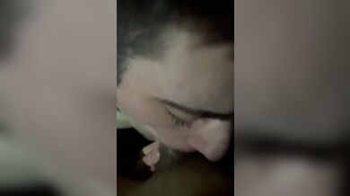 Sesso occasionale in auto con un ragazzo appena conosciuto