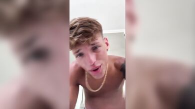 Video di un gran fico di tiktok anche lui sicuramente gay