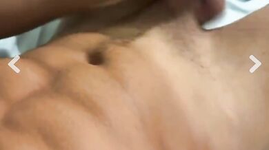 Bel maschio italiano di Roma si sega il cazzo in cam