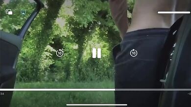 Maturo gay rumeno col fisicaccio succhia il cazzo ad un marito gay