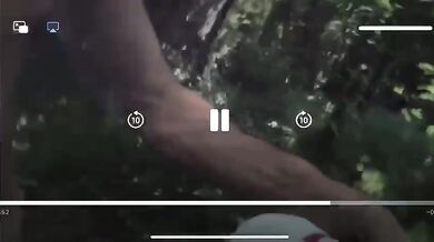 Maturo gay rumeno col fisicaccio succhia il cazzo ad un marito gay