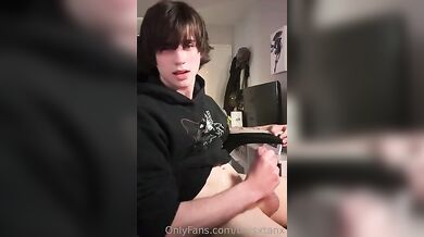 Trxisxtanx sborra due volte di fila in video esclusivo gay OF