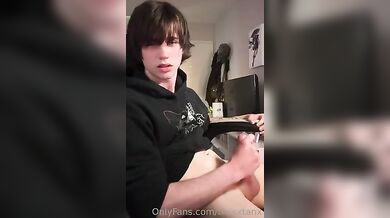 Trxisxtanx sborra due volte di fila in video esclusivo gay OF