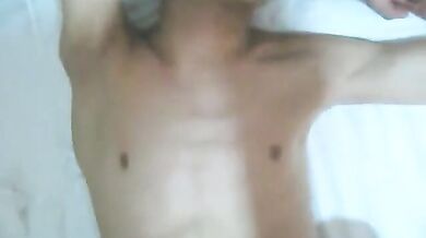 Tre ragazzi asiatici giovani scopati uno dopo l’altro gay