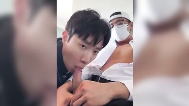 Ragazzo asiatico 18enne pompino selvaggio