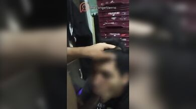 Pompino rischioso e proibito nel magazzino abbandonato gay